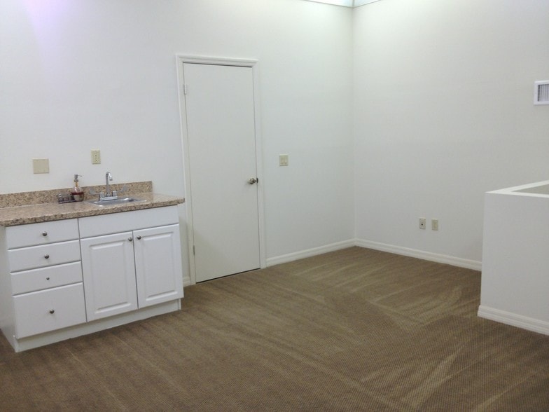 More Photos Of 1861 SE Port St Lucie Blvd, Port Saint Lucie Medical For Lease