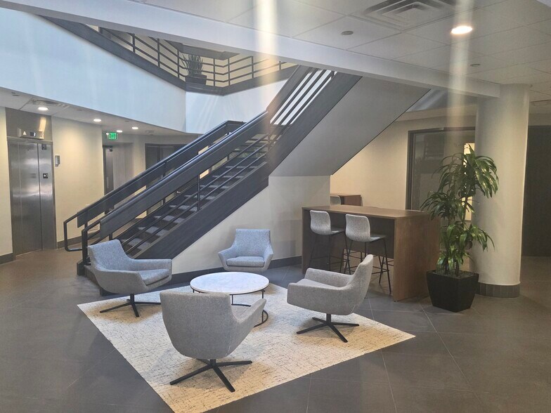 More Photos Of 5110 Eisenhower Blvd, Tampa Office For Lease