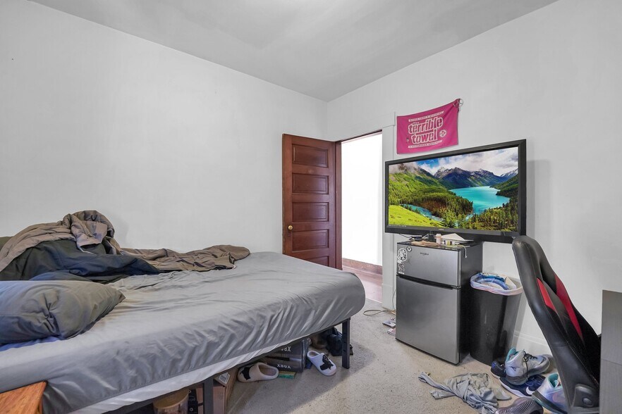 More Photos Of 2406-2408 Indianola Ave, Columbus Apartments For Sale