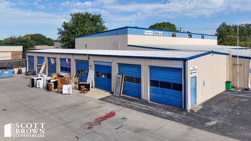More Photos Of 1805 Cornell Ln, Denton Showroom For Lease