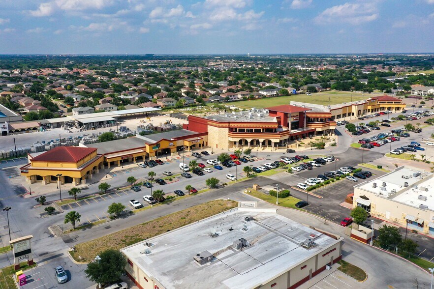 More Photos Of 1901-2001 W Trenton Rd, Edinburg Storefront For Lease