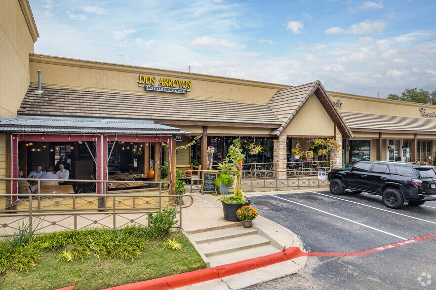 More Photos Of 2701 Custer Pky, Richardson Freestanding For Lease