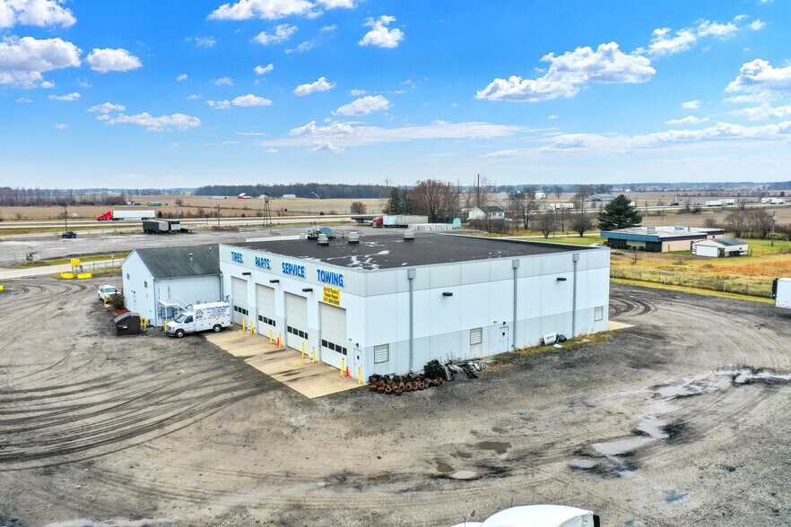 More Photos Of 1116 W County Road 450 N, Brazil Truck Terminal For Lease