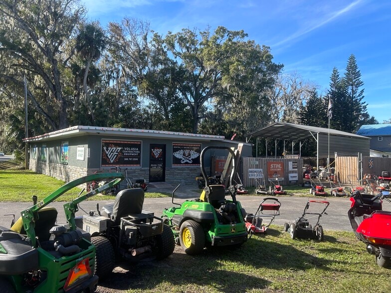Primary Photo Of 1051 Herbert St, Port Orange Freestanding For Sale