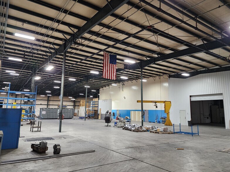 More Photos Of 1011 Industrial Ct, Moscow Mills Warehouse For Lease