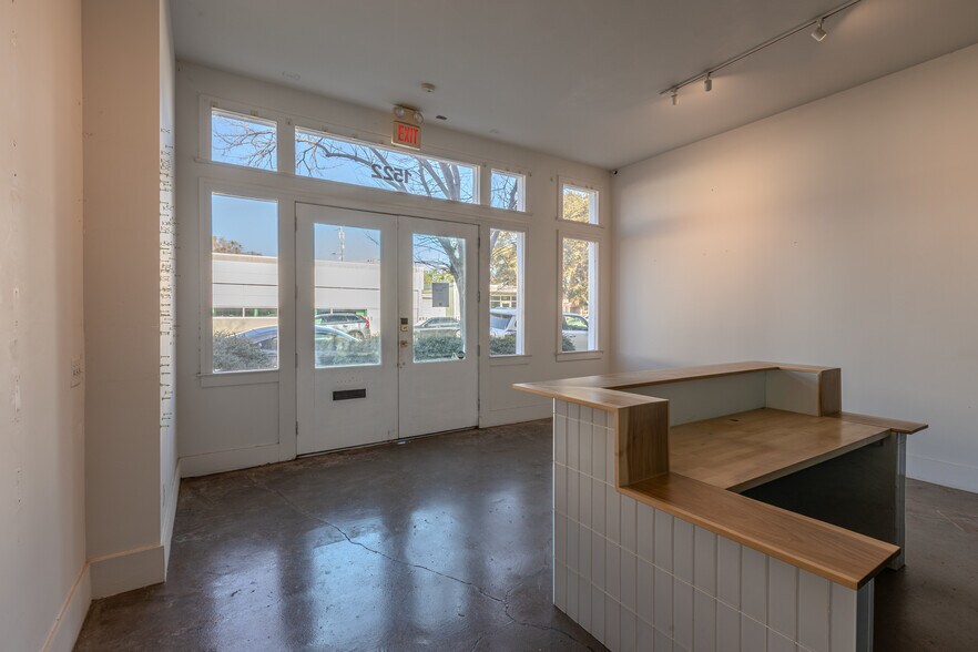 More Photos Of 1522 Bull St, Savannah Storefront For Sale