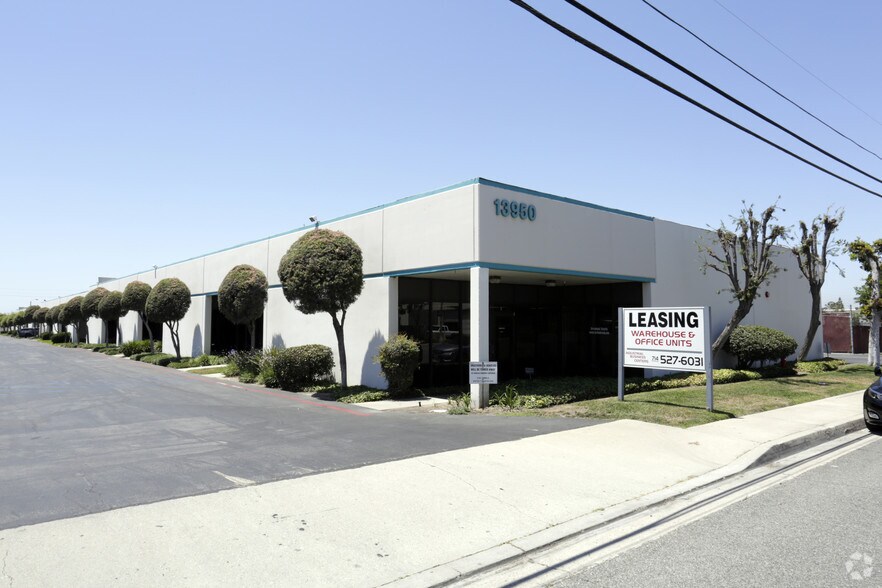 Primary Photo Of 13950 Rosecrans Ave, Santa Fe Springs Warehouse For Lease