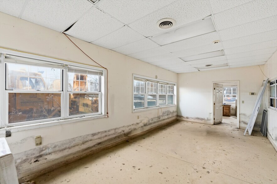 More Photos Of 360 SW Cutoff, Northborough Industrial For Sale