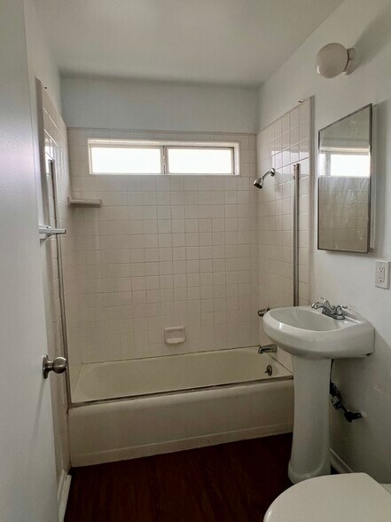 More Photos Of 4118 Redondo Beach Blvd, Torrance Apartments For Sale