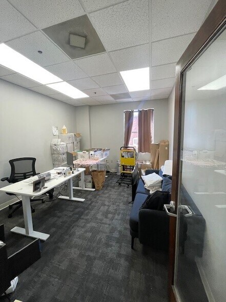 More Photos Of 100 Bull St, Savannah Office Residential For Lease