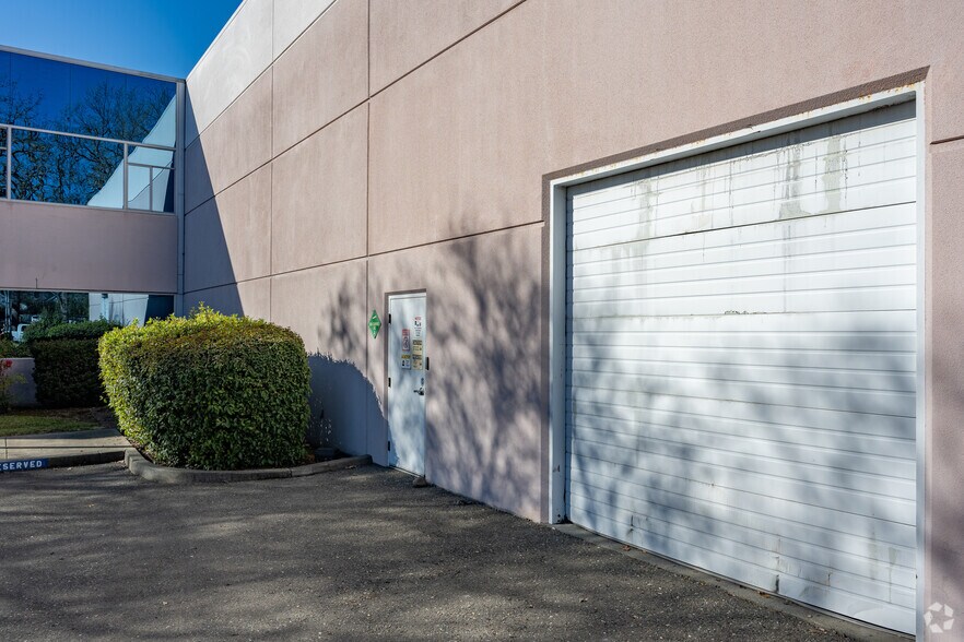 More Photos Of 205 Concourse Blvd, Santa Rosa Distribution For Sale