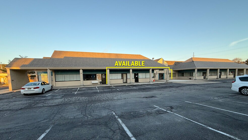 More Photos Of 5755 W Maple Rd, West Bloomfield Medical For Lease