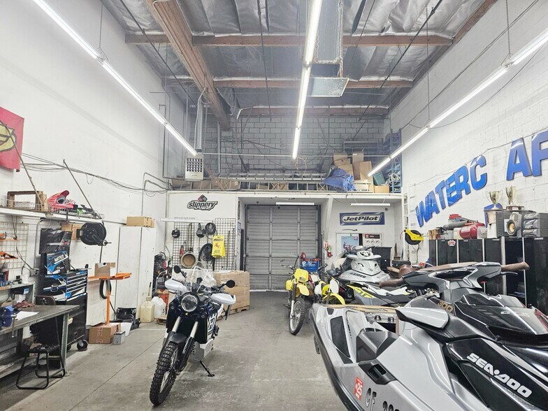 More Photos Of 32203 Castaic Rd, Castaic Freestanding For Lease
