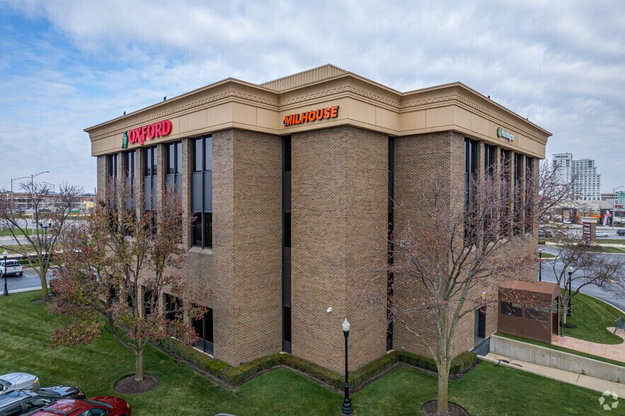 More Photos Of 555 E Butterfield Rd, Lombard Office For Lease