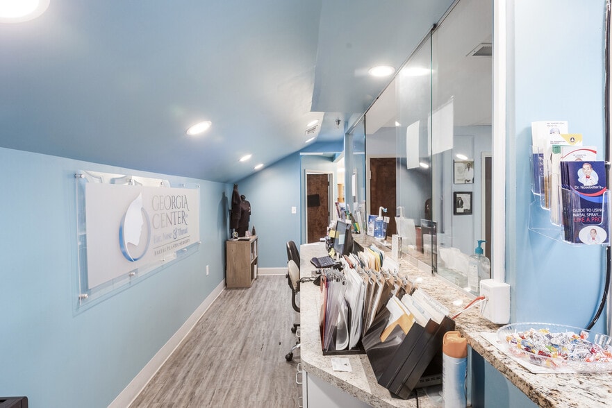 More Photos Of 1100-1108 Hospital Dr, Stockbridge Medical For Lease