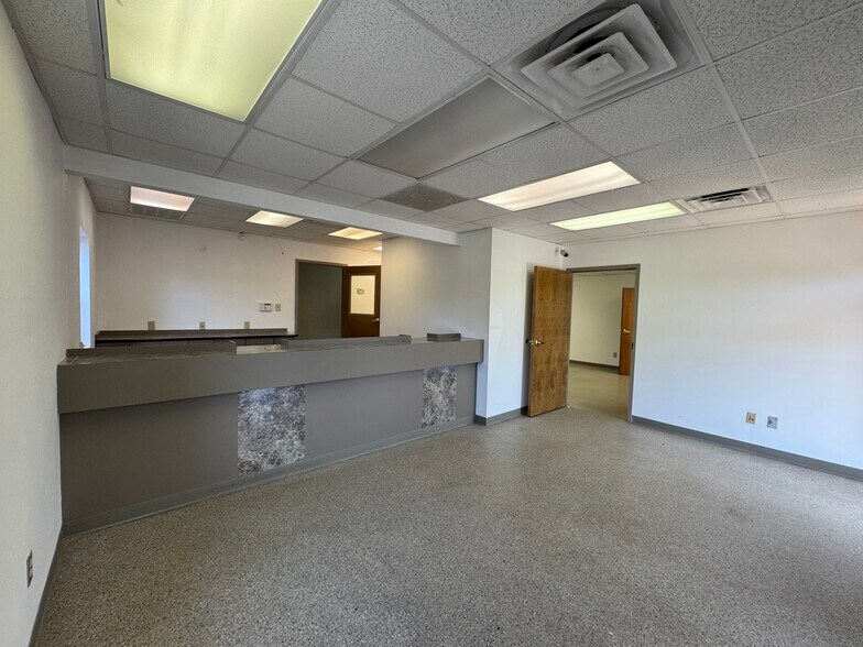 More Photos Of 540 N Main St, Jasper Storefront Retail Office For Lease