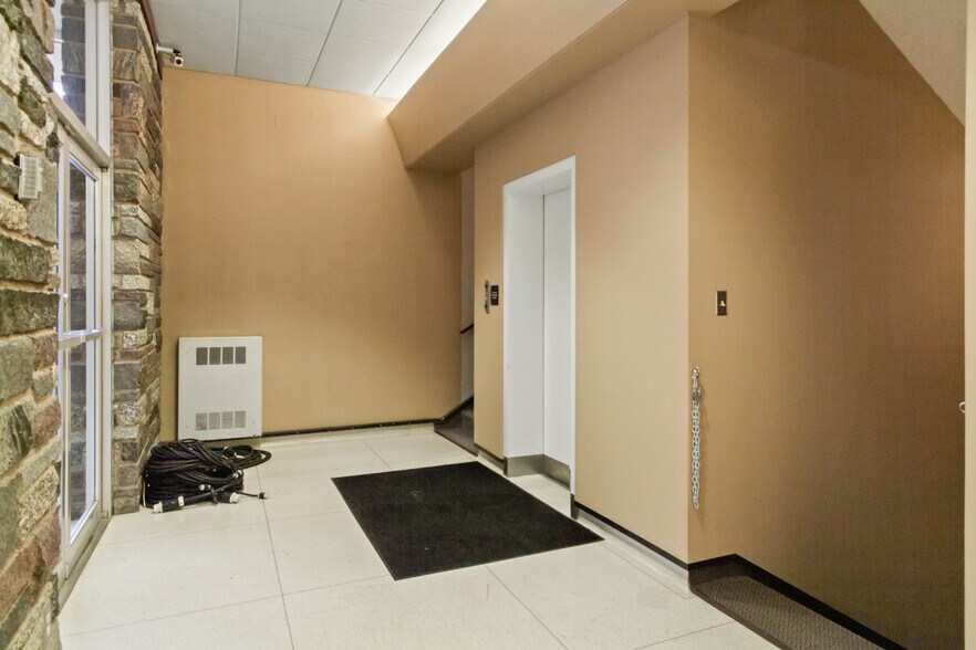 More Photos Of 17 1st Ave SW, Minot Bank For Sale