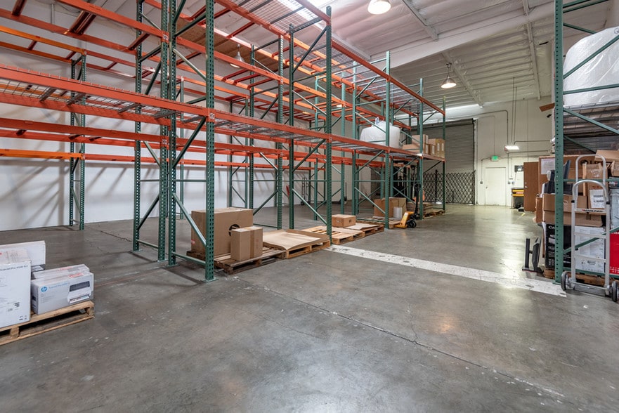 More Photos Of 20700 Belshaw Ave, Carson Warehouse For Lease