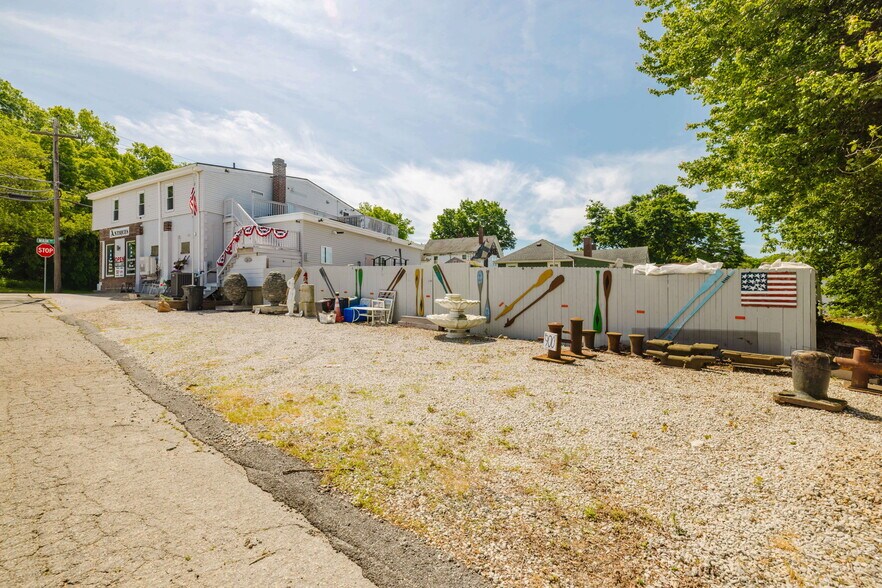More Photos Of 1019 Main Rd, Tiverton Storefront For Sale
