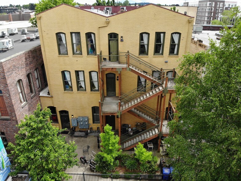 More Photos Of 711-719 SE Grand Ave, Portland Office For Sale