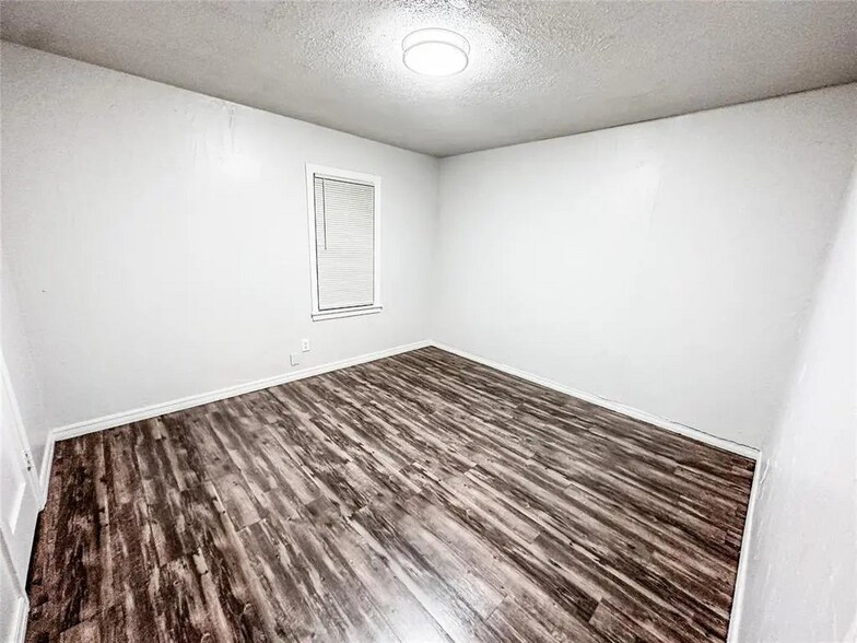 More Photos Of 2528 W I 44 Service Rd, Oklahoma City Specialty For Sale