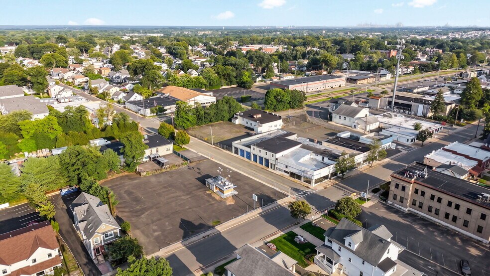 More Photos Of 471-491 Lafayette Ave, Hawthorne Auto Dealership For Sale
