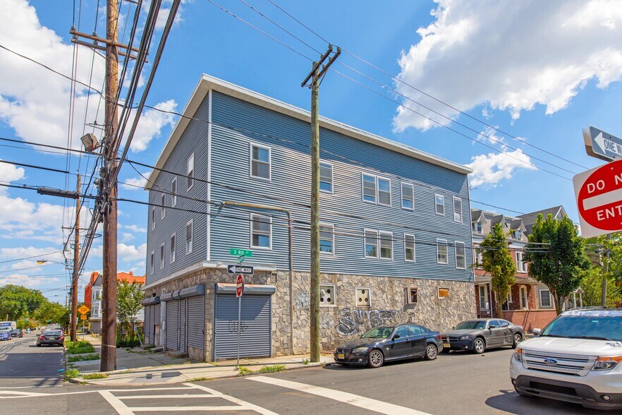 More Photos Of 300-302 Sussex Ave, Newark Apartments For Lease
