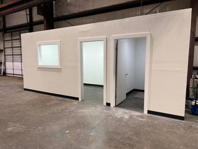 More Photos Of 1626 SE 40th St, Oklahoma City Service For Lease