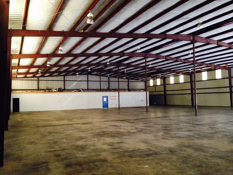 More Photos Of 19146 Highway 190 E, Hammond Warehouse For Lease