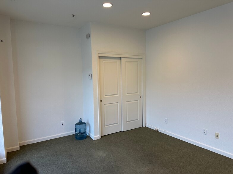 More Photos Of 29 Bellarmine Ct, Chico Warehouse For Lease