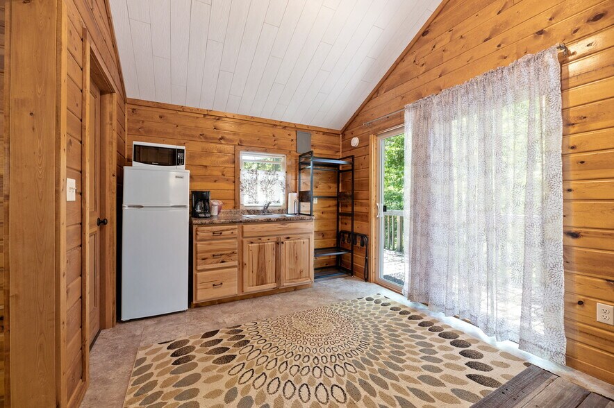 More Photos Of 10888 Rimrock Pl, Spearfish Hotel For Sale