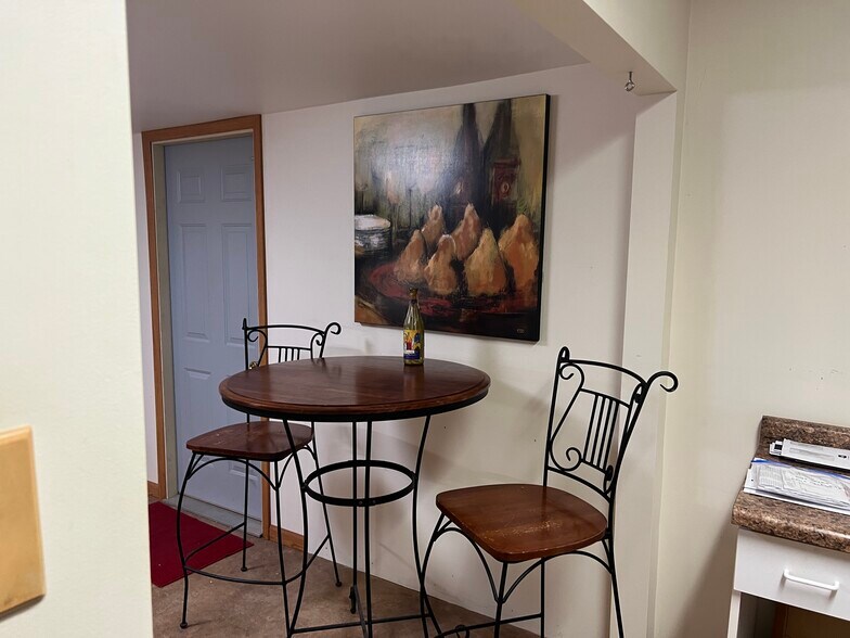 More Photos Of 300 E Broadway Blvd, Johnston City Specialty For Sale