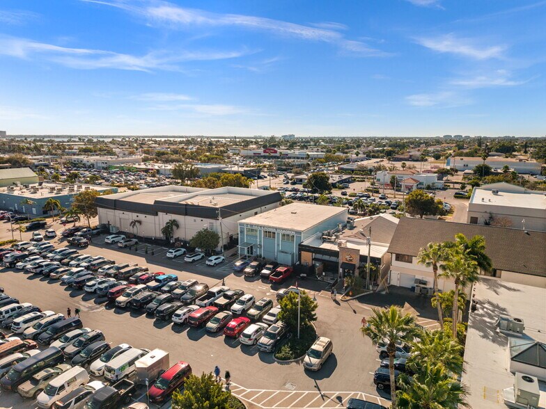 More Photos Of 917 SE 47th Ter, Cape Coral Restaurant For Sale