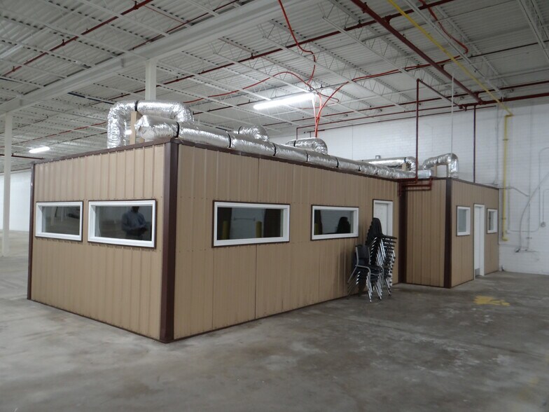 More Photos Of 3979 Old Linwood Rd, Lexington Warehouse For Lease