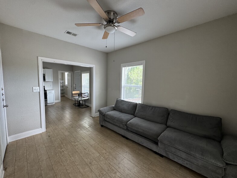 More Photos Of 3720 Sockwell Blvd, Greenville Apartments For Sale