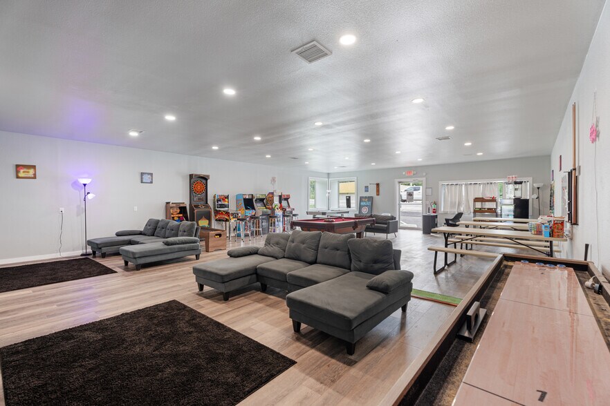 More Photos Of 311 W 3rd St, Grove Storefront Retail Office For Sale