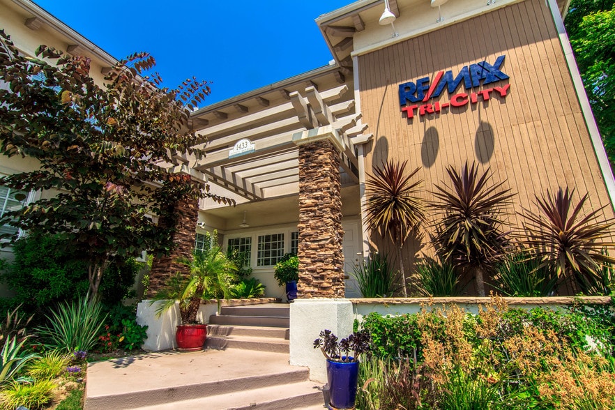 More Photos Of 1433 Foothill Blvd, La Cañada Flintridge Office For Lease