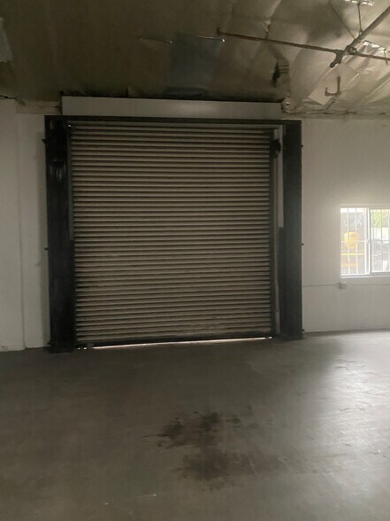 More Photos Of 3101-3115 S Broadway, Los Angeles Manufacturing For Lease