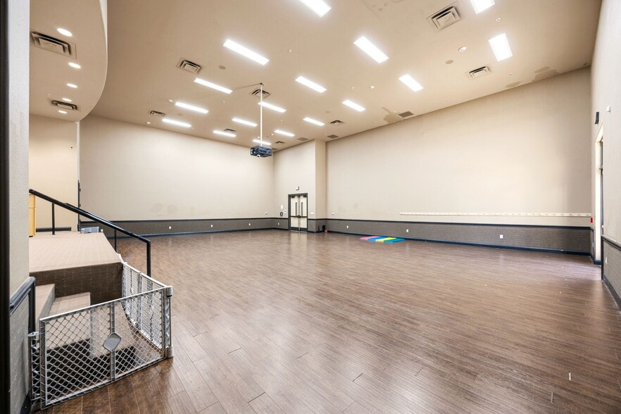 More Photos Of 1507 W Hebron Pky, Carrollton Schools For Sale