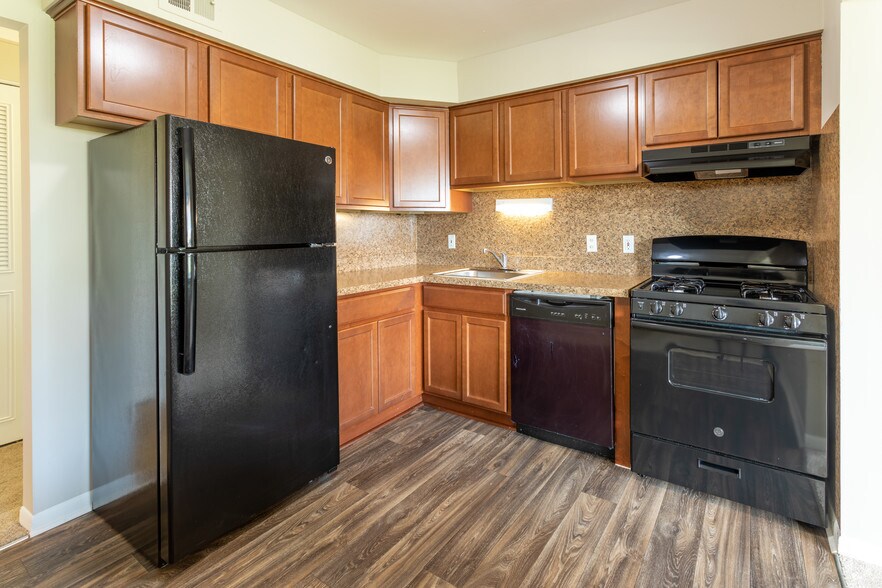 More Photos Of 20600 Balfour St, Harper Woods Apartments For Sale