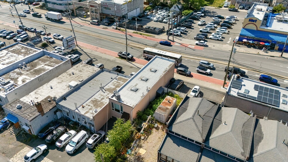More Photos Of 1190 Hylan Blvd, Staten Island Office For Sale