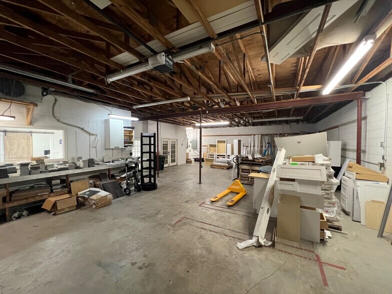 More Photos Of 19806 Panama City Beach Pky, Panama City Beach Showroom For Lease