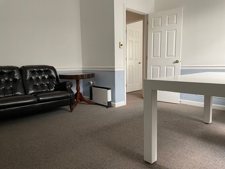 More Photos Of 20 3rd St W, Media Office For Sale