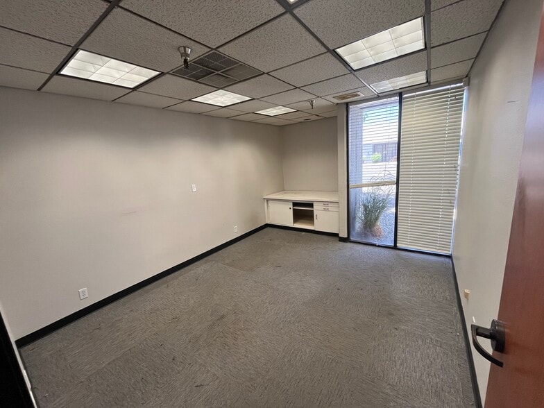 More Photos Of 840 W 9th St, Upland Unknown For Lease