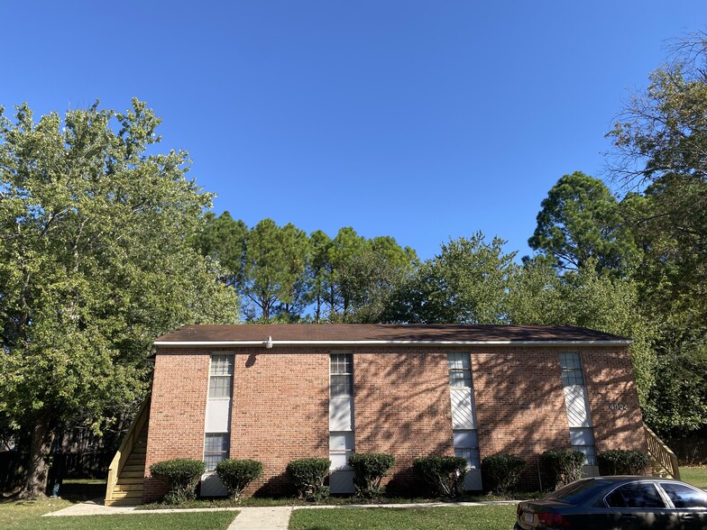 Primary Photo Of 4904 Cotton Row NW, Huntsville Apartments For Sale