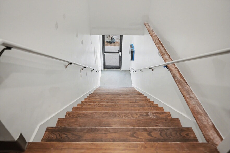 More Photos Of 2517 Bull St, Savannah Warehouse For Lease