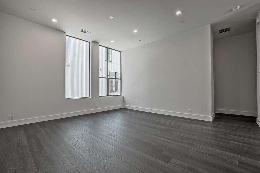 More Photos Of 4322 Roseland Ave, Dallas Apartments For Sale