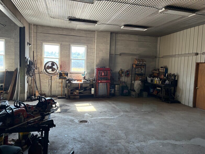 More Photos Of 101 Erie St, Amsterdam Warehouse For Sale