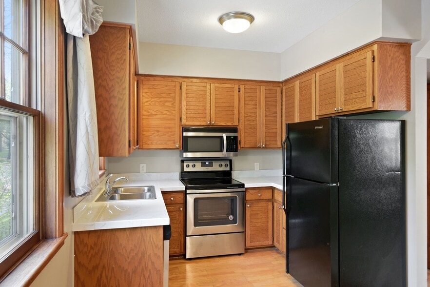 More Photos Of 197 Kent St, Saint Paul Multifamily For Sale