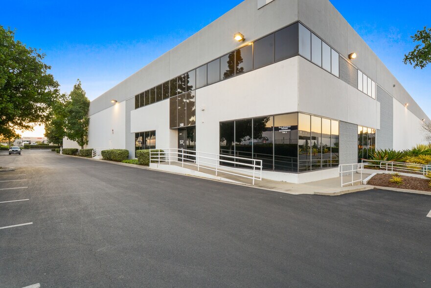 More Photos Of 2100 E Valencia Dr, Fullerton Warehouse For Lease